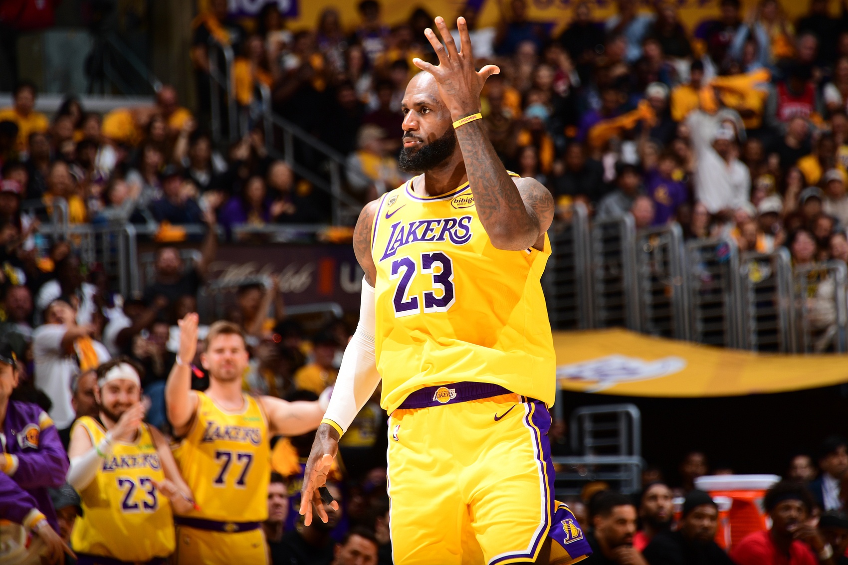 必威体育登录入口-系列赛2-0等于拿下？詹姆斯24次无败绩 打遍东部无敌手&amp;园区锁冠